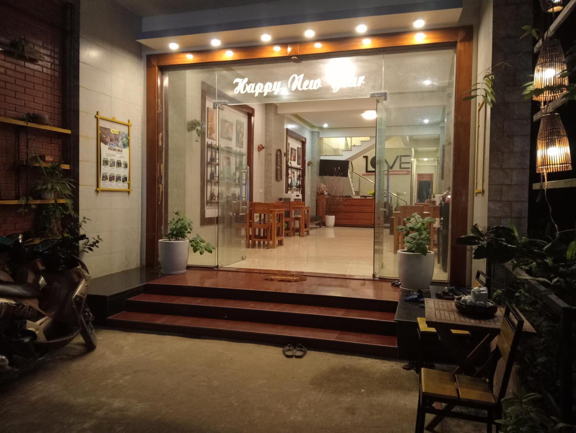 Song Toan Hotel Phong Nha Exterior foto