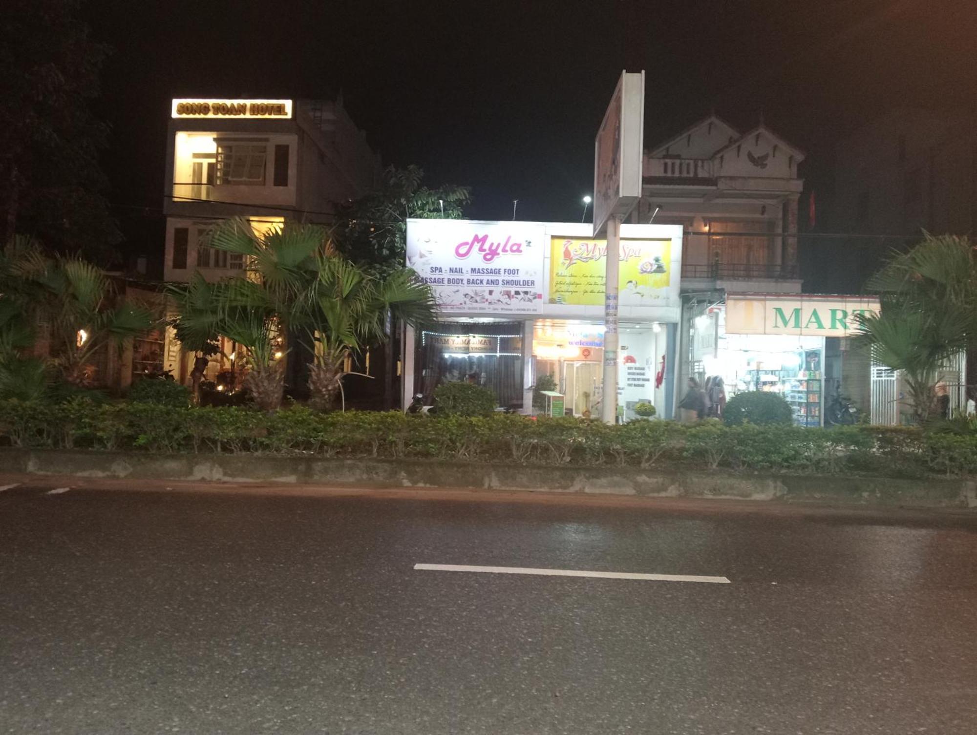 Song Toan Hotel Phong Nha Exterior foto